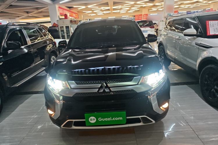 Used Mitsubishi Outlander 2019 2.4L 4x4 Zhi Xiang Edition 5 Seats China VI Standard