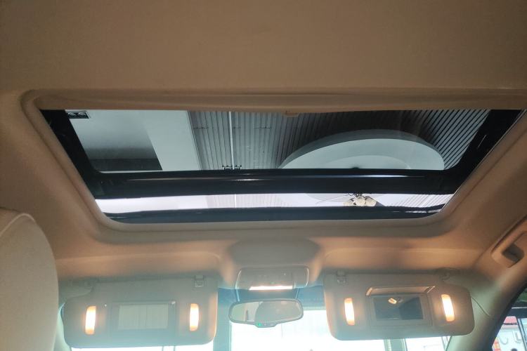 Used Buick GL8 2023 Facelifted Land Cruiser Executive Luxury Version Headliner