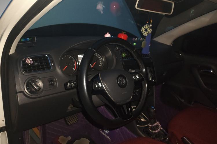 Used Volkswagen Polo 2016 1.6L Automatic Comfort Model
