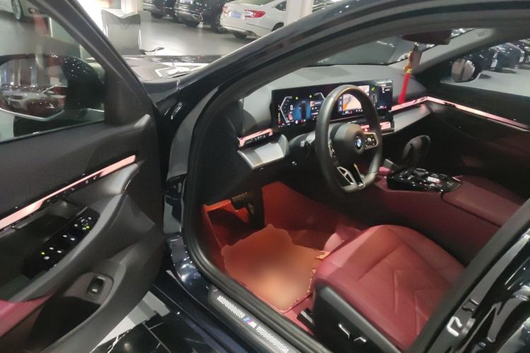 Used BMW 5 Series 2025 525Li M Sport Package Driver Seat