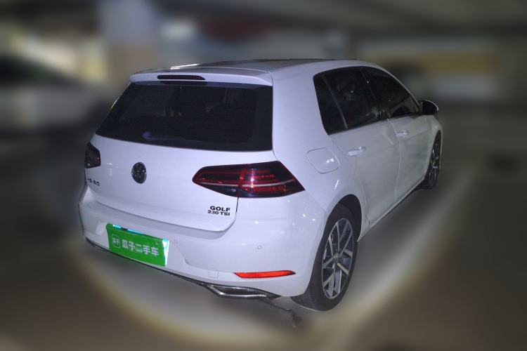 Used Volkswagen Golf 2018 230TSI Automatic Luxury Version
