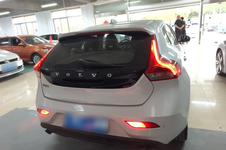 Used Volvo V40 2014 2.0T Zhiya Edition Rear