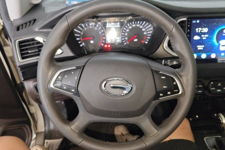 Used GAC Trumpchi GS4 2017 235T Automatic Two-Wheel Drive Luxury Smart Connectivity Version Steering Wheel