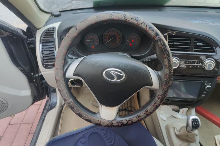 Used Soueast V3 Lingyue 2014 1.5L Manual Entry-Level Version Steering Wheel