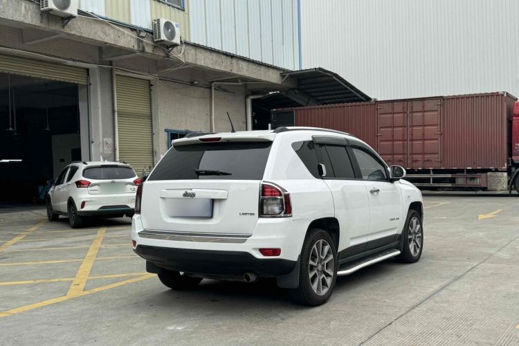 Used Jeep Compass 2015 2.0L Two-Wheel Drive Luxury Edition