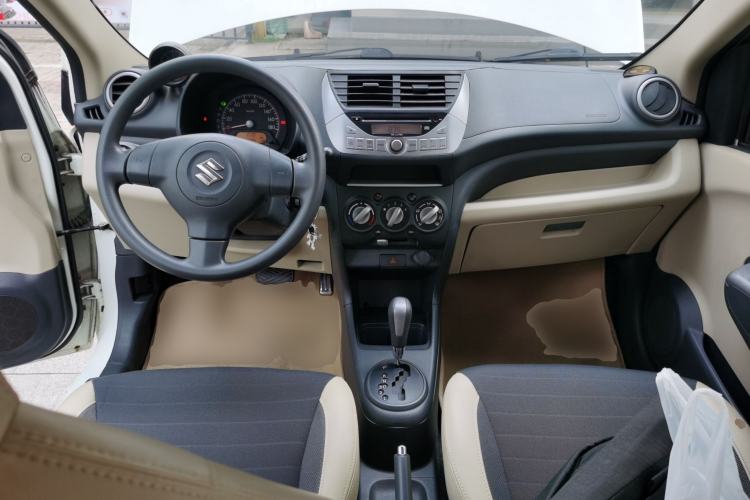 Used Suzuki Alto 2009 1.0L Automatic Luxury Version Center Console