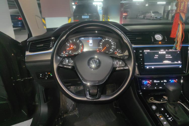 Used Volkswagen Phideon 2019 380TSI Two-Wheel Drive Business Edition China VI Standard
