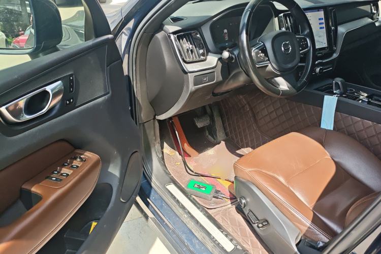 Used Volvo XC60 2023 B5 4x4 Smart Luxury Edition
