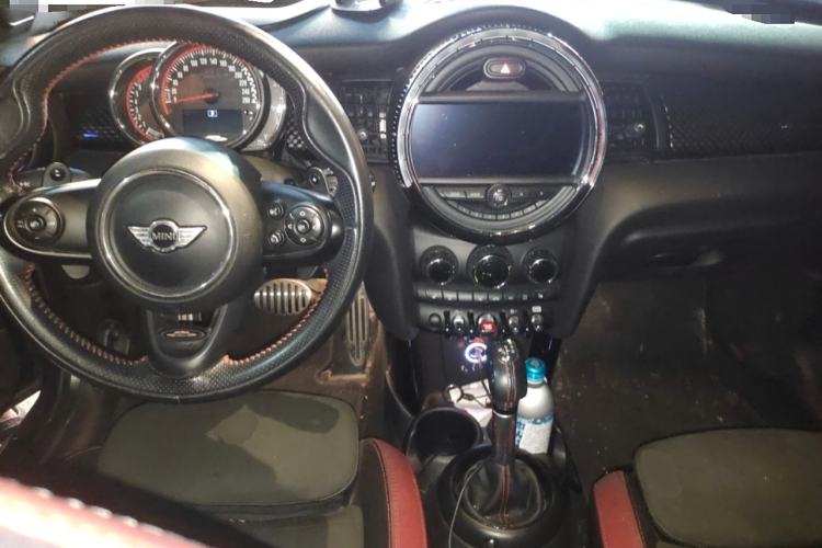 Used MINI JCW 2016 2.0T JOHN COOPER WORKS Avant-Garde Center Console