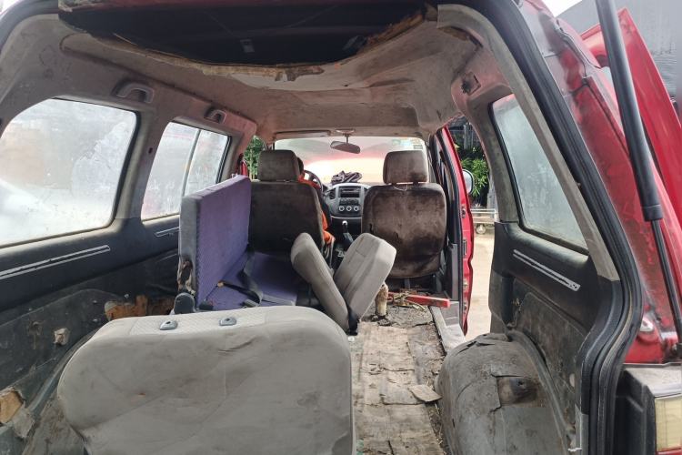 Used FORTHING Lingzhi 2014 V3 1.5L 7-Seater Standard Model II Trunk