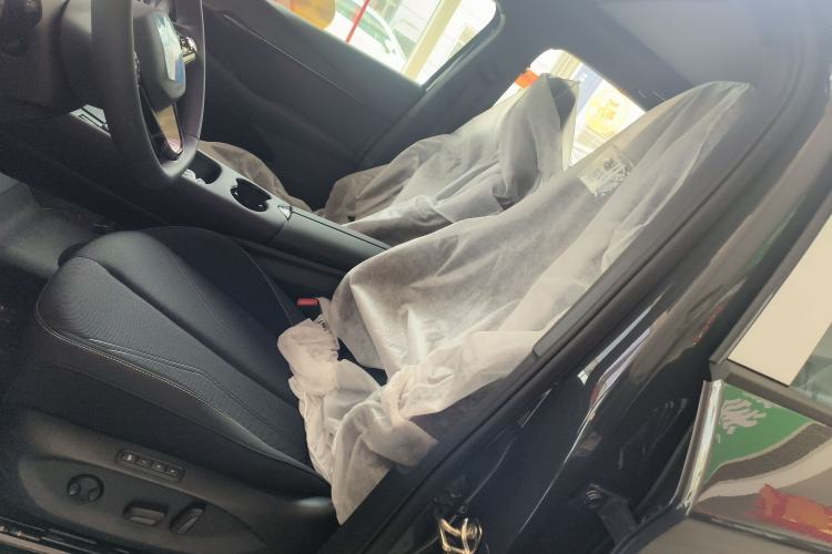 Used Volkswagen ID.UNYX 2025 Pro model Left Front Seat