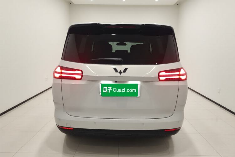 Used Wuling Starlight 730 2025 Model Plug-in Hybrid 125km Luxury Edition Rear