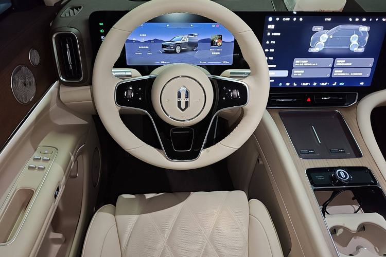 Used Hima AITO M9 2025 Extended-Range Ultra Version 52 kWh 6-Seater
