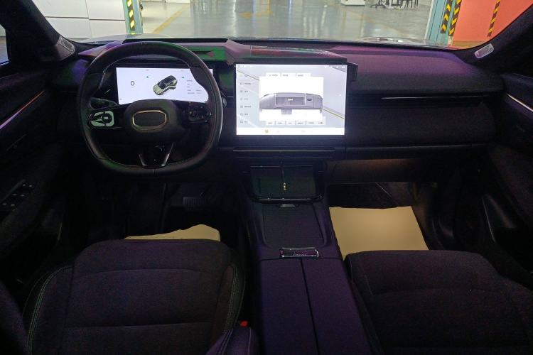 Used Lynk & Co 08 EM-P 2023 220 km Limited-Time Edition
