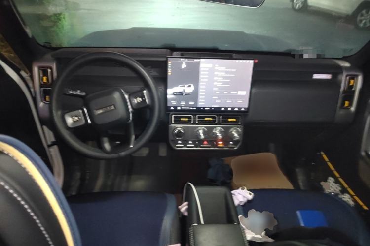 Used iCAR V23 2025 401 Two-Wheel Drive Intelligent Driving Version Center Console