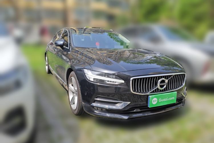 Used Volvo S90 2019 T5 Zhiyuan Edition Front Right 45 Deg