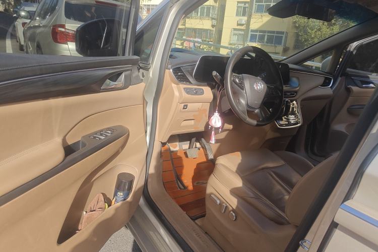 Used Buick GL8 2020 ES Land Cruiser 653T Luxury Model
