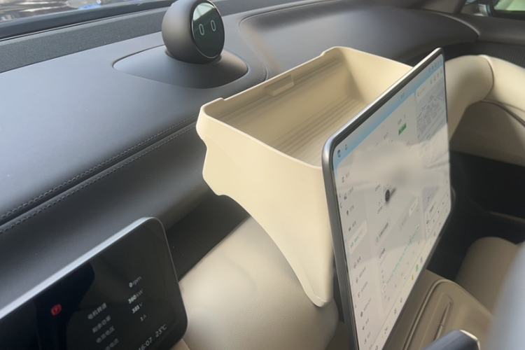 Used Nio ET5T 2025 75 kWh Touring Interior 6