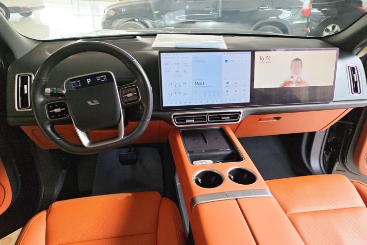 Used Li Auto L8 2024 Pro Model
