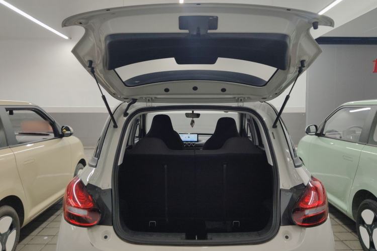 Used Wuling Bingo 2023 333 km Fast-Share Version Trunk