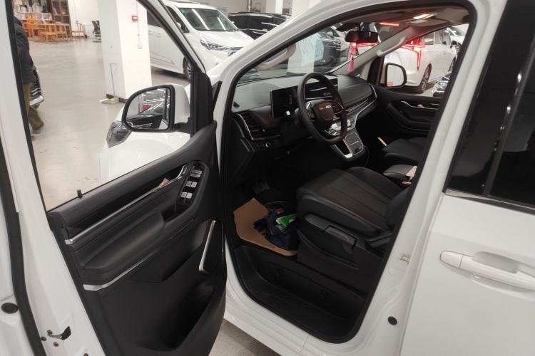 Used SAIC MAXUS G10 2025 MAX 2.0T Automatic Executive Edition Gasoline 7-Seater