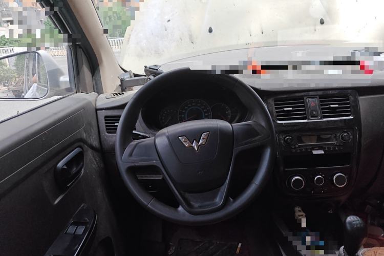 Used Wuling Rongguang V 2016 1.5L Standard Version
