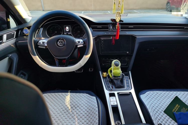 Used Volkswagen Magotan GTE Plug-in Hybrid 2020 GTE Prestige Model Center Console