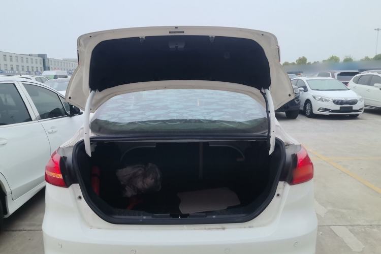 Used Ford Focus 2017 Sedan 1.6L Automatic Comfort Plus SmartDrive Edition Trunk