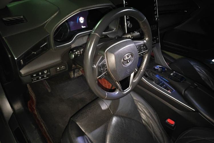 Used Toyota Avalon 2019 Dual-Engine 2.5L XLE Prestige Version China VI Standard