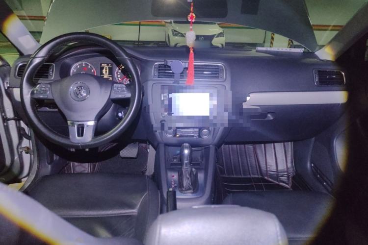 Used Volkswagen Sagitar 2014 1.4TSI Automatic Luxury Model Center Console