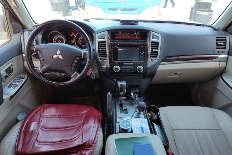 Used Mitsubishi Pajero 
