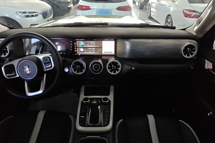 Used Tank 300 2023 City Edition 2.0T—Stylish as Ever Interior 3