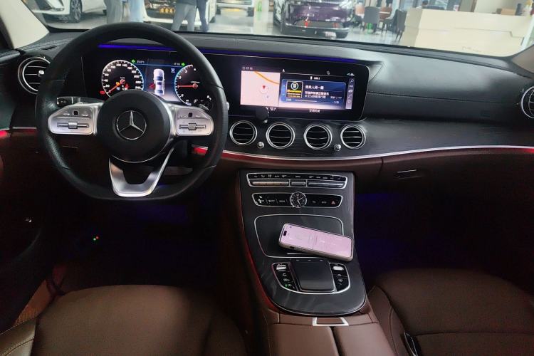 Used Mercedes-Benz E-Class 2019 Restyled E 300 L Sport Luxury Edition Center Console