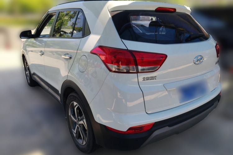 Used Hyundai ix25 2017 1.6L Automatic Smart Version Rear Left 45 Deg