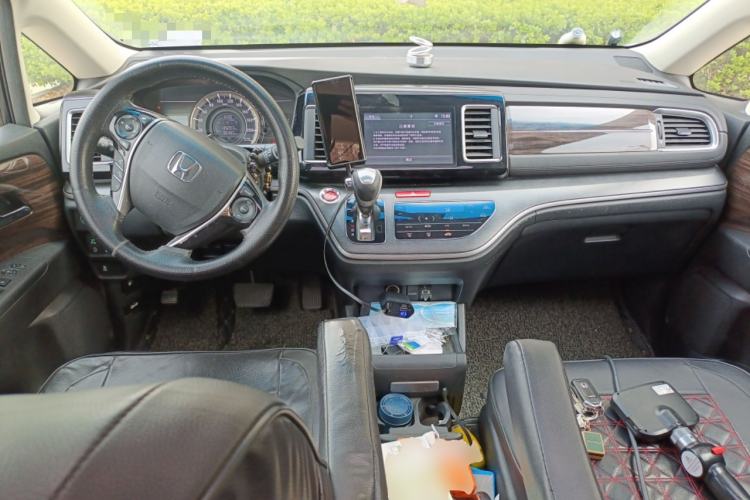 Used Honda Elysion 2016 2.4L Comfort Edition Center Console