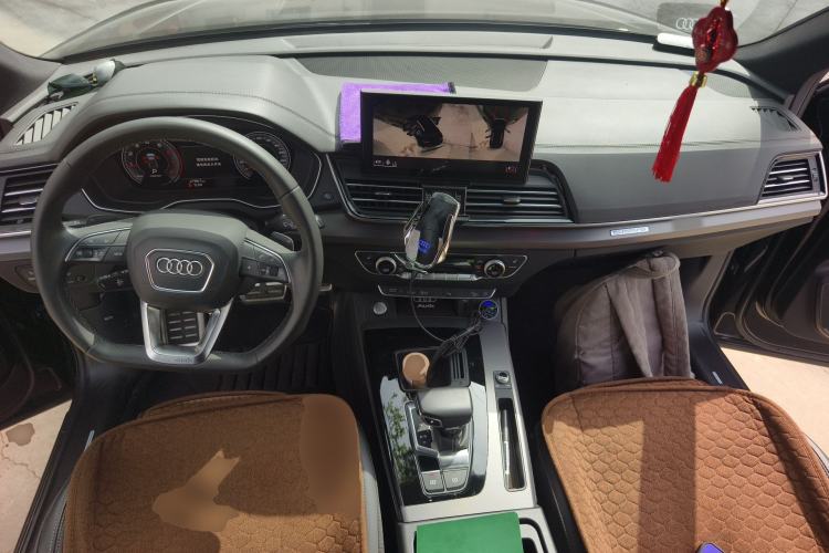 Used Audi Q5L 2023 40T Luxury Dynamic Model Center Console