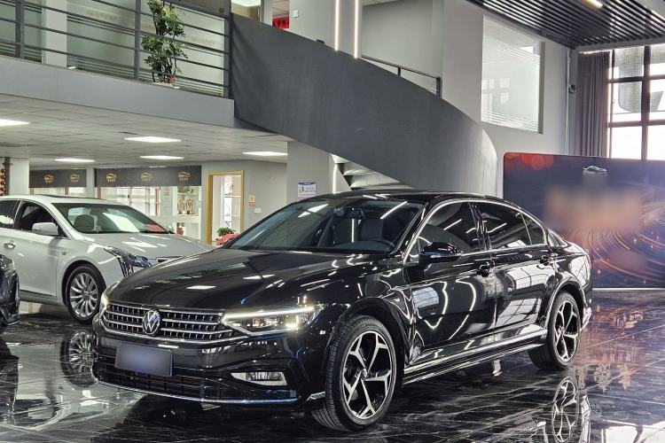 Used Volkswagen Magotan 2023 2 Million Units Limited Edition 330TSI DSG Leading Version