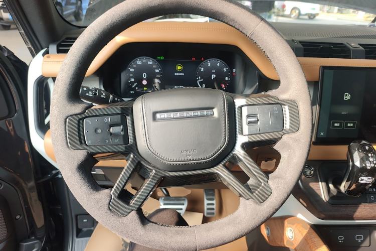 Used Land Rover Defender 2023 Facelift 110 3.0T P400 Dark Edition
