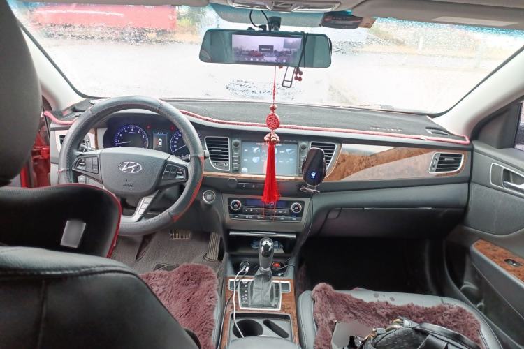 Used Hyundai Mistra 2014 1.8L Automatic Deluxe DLX Model Center Console