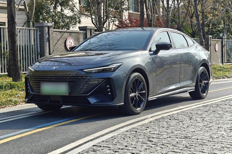 Used Changan UNI-V iDD 2023 ZhiDian iDD 1.5T 113km ZhiKu Model