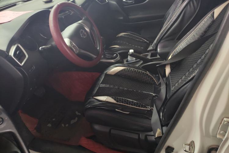 Used Nissan Qashqai 2016 2.0L CVT Elite Edition Left Front Seat