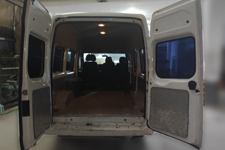 Used JMC Fushun 2022 2.0T Manual Multi-Function Passenger Vehicle Short Wheelbase Mid-Height Roof 6-Seater Trunk