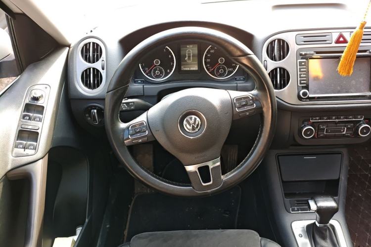 Used Volkswagen Tiguan 2010 2.0 TSI Automatic All-Wheel Drive Flagship Edition Steering Wheel