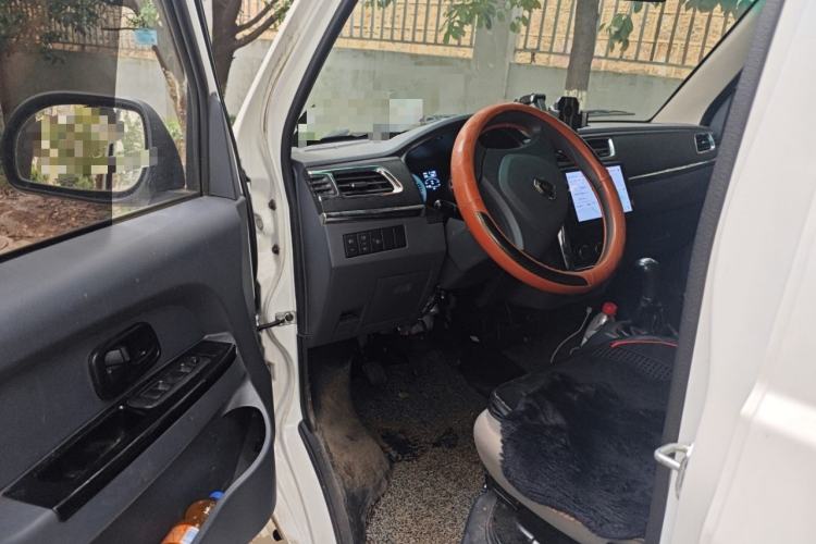 Used Jinbei Hiace X30 2023 1.5L Wealthy-Style Passenger Van 5/6/7-Seater Non-Air-Conditioned Version SWC15M