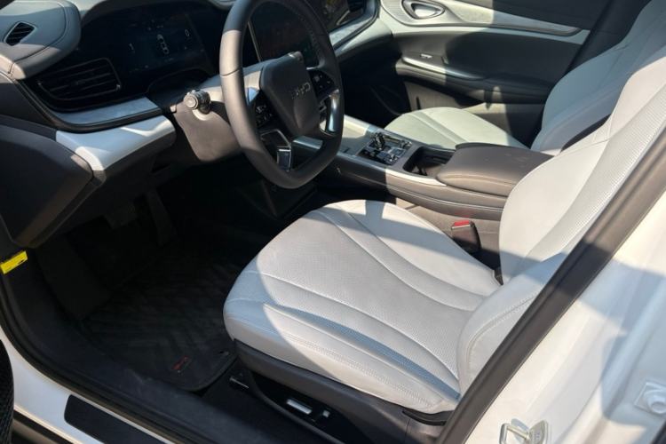 Used BYD Seal 2024 HONOR Edition DM-i 1.5L 121km Luxury Model
