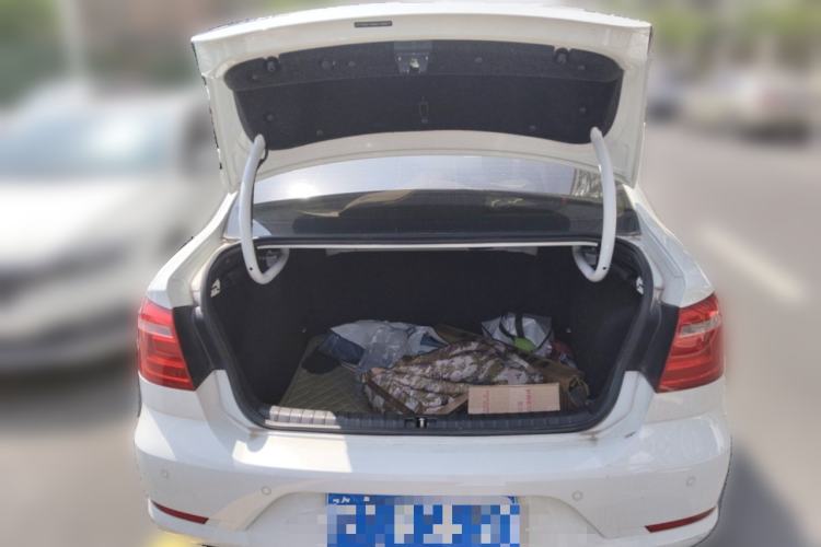 Used Volkswagen Bora 2014 1.6L Automatic Fashion Model Trunk