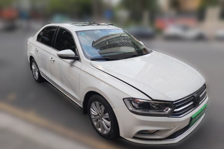 Used Volkswagen Bora 2016 1.6L Automatic Comfort Model Front Right 45 Deg