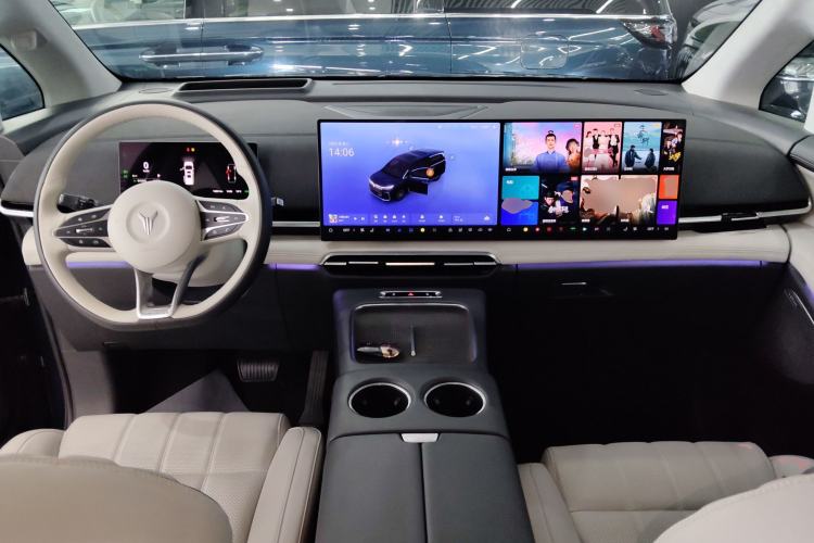 Used VOYAH Dream 2025 PHEV Four-Wheel-Drive Flagship Kunpeng Edition
