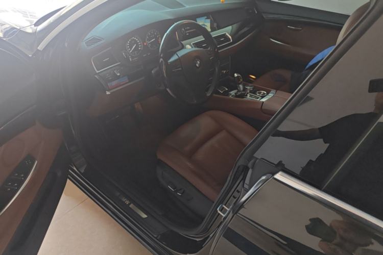 Used BMW 5 Series GT 2015 528i Leading Model
