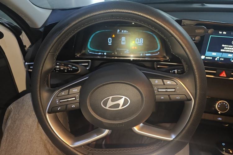 Used Hyundai Elantra 2023 1.5L CVT GLX Elite Edition Steering Wheel